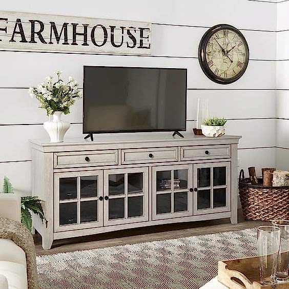 TVU 1005 BEYAZ ESKİTME MASİF TV ÜNİTESİ